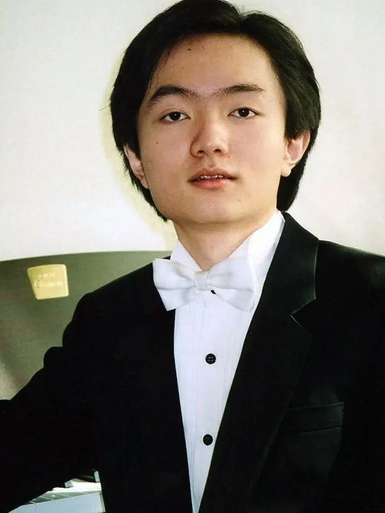 Wenyu Shen Biography: Wiki, Age, Career, Height, Weight, Boyfriend, Net Worth & More